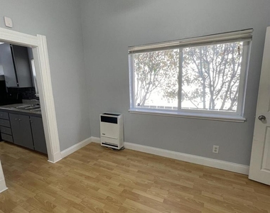 1705 Linden St - Photo Thumbnail 13