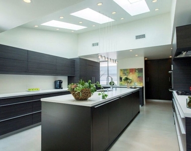 5470 Katherine Avenue - Photo Thumbnail 5
