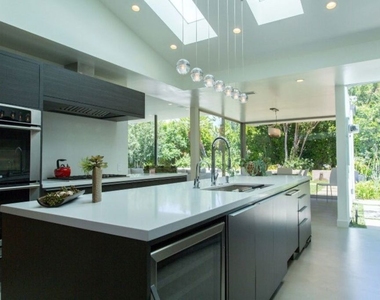 5470 Katherine Avenue - Photo Thumbnail 7