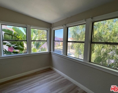 1282 S Highland Avenue - Photo Thumbnail 6