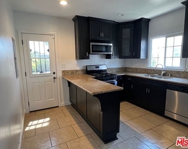 1282 S Highland Avenue - Photo Thumbnail 8