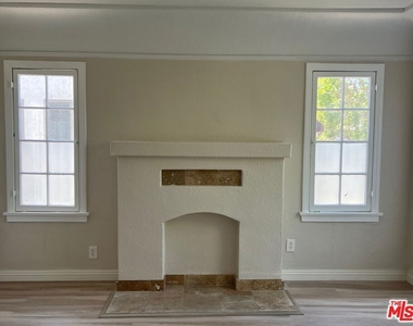 1282 S Highland Avenue - Photo Thumbnail 2