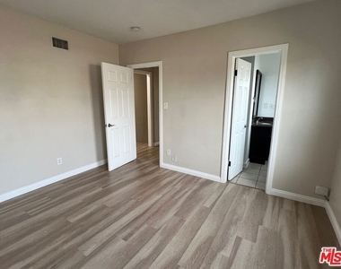 1282 S Highland Avenue - Photo Thumbnail 14