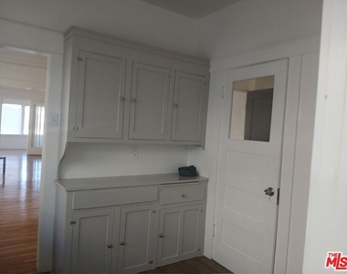 1555 6th Avenue - Photo Thumbnail 6