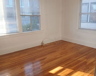 1555 6th Avenue - Photo Thumbnail 5