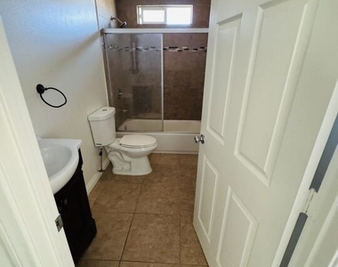 8820 Orchard Avenue - Photo Thumbnail 9