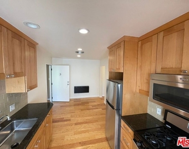 3192 Queensbury Drive - Photo Thumbnail 9