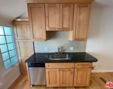 3192 Queensbury Drive - Photo Thumbnail 14
