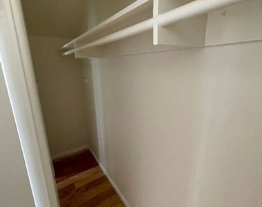 3192 Queensbury Drive - Photo Thumbnail 1