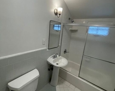 3192 Queensbury Drive - Photo Thumbnail 7