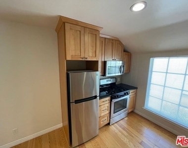 3192 Queensbury Drive - Photo Thumbnail 12