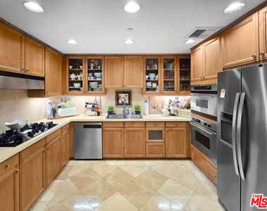 10795 Wilshire Boulevard - Photo Thumbnail 20