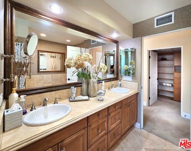 10795 Wilshire Boulevard - Photo Thumbnail 31