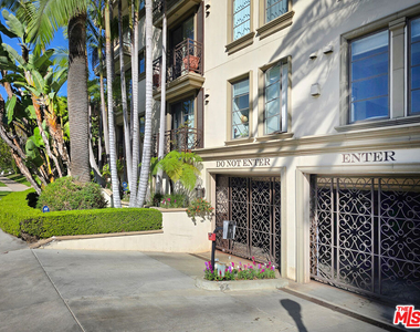 10795 Wilshire Boulevard - Photo Thumbnail 2
