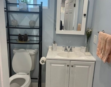 15524 Sylvan Street - Photo Thumbnail 9
