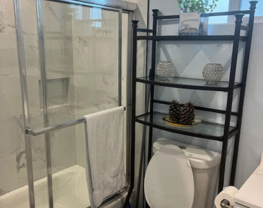 15524 Sylvan Street - Photo Thumbnail 7