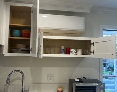 15524 Sylvan Street - Photo Thumbnail 5