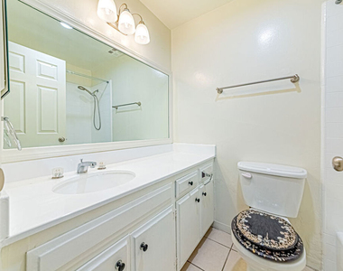 933 S Manhattan Place - Photo Thumbnail 17