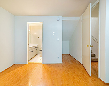 933 S Manhattan Place - Photo Thumbnail 16