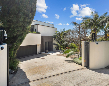 31824 Seafield Drive - Photo Thumbnail 1