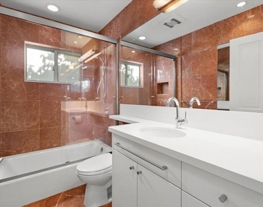 4031 Hollyline Avenue - Photo Thumbnail 19