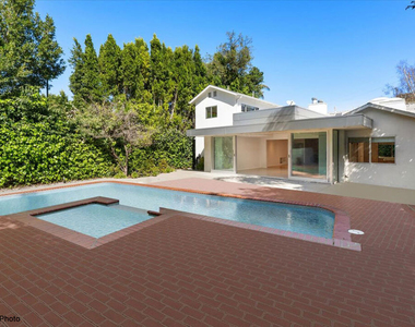 4031 Hollyline Avenue - Photo Thumbnail 23