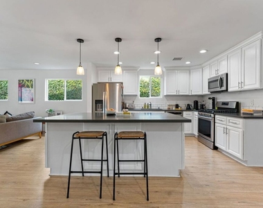 5211 Allott Avenue - Photo Thumbnail 6