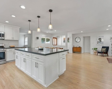 5211 Allott Avenue - Photo Thumbnail 7