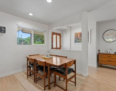5211 Allott Avenue - Photo Thumbnail 8
