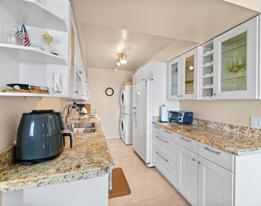 1150 E Amado Road - Photo Thumbnail 7