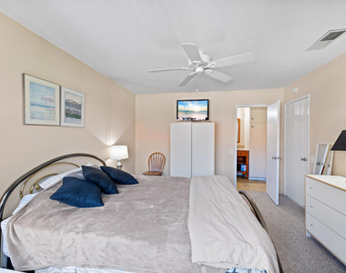 1150 E Amado Road - Photo Thumbnail 9