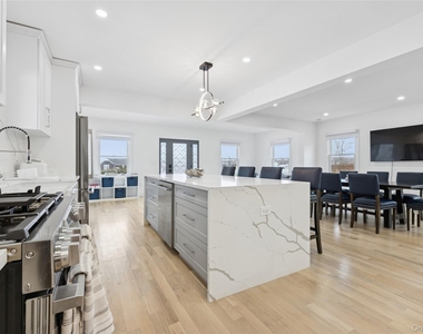 10 Sagamore Road - Photo Thumbnail 12