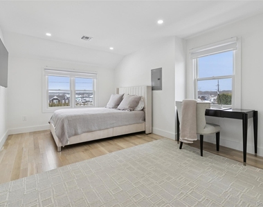 10 Sagamore Road - Photo Thumbnail 29