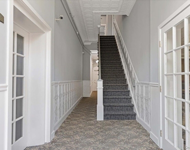 47 Beekman Avenue - Photo Thumbnail 9