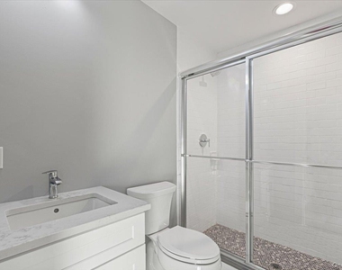47 Beekman Avenue - Photo Thumbnail 8