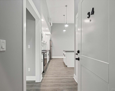 47 Beekman Avenue - Photo Thumbnail 1