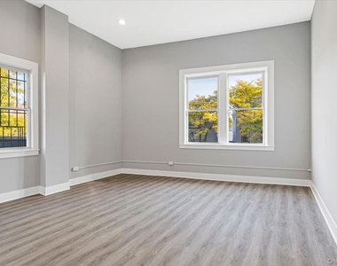 47 Beekman Avenue - Photo Thumbnail 5