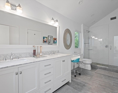 5 Lakewood Lane - Photo Thumbnail 19