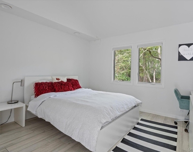 5 Lakewood Lane - Photo Thumbnail 24