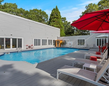 5 Lakewood Lane - Photo Thumbnail 2