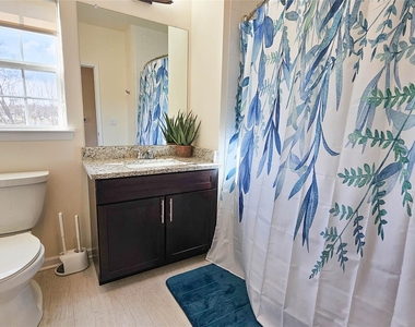 260 W Main Street - Photo Thumbnail 12