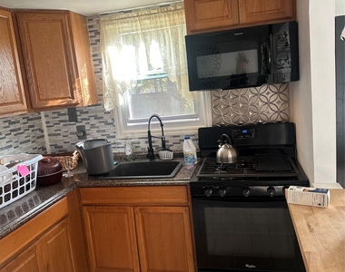 171 Lake Shore Drive - Photo Thumbnail 16