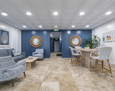 450 W Broadway - Photo Thumbnail 22