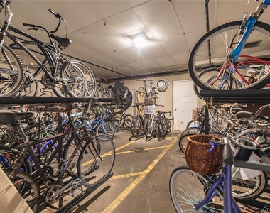 450 W Broadway - Photo Thumbnail 21