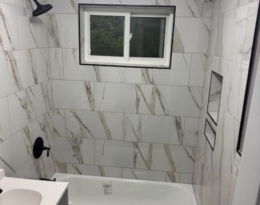 1003 Parkview Drive - Photo Thumbnail 2