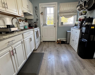 140 N 21st Street - Photo Thumbnail 2