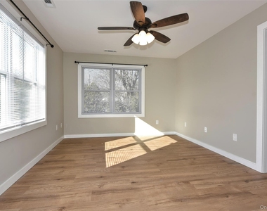 127 Pine Street - Photo Thumbnail 16