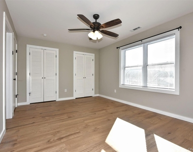 127 Pine Street - Photo Thumbnail 15