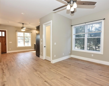 127 Pine Street - Photo Thumbnail 9