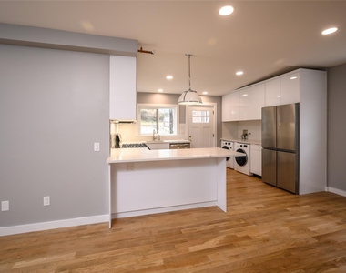 86 Main Street - Photo Thumbnail 12